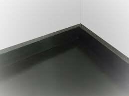 Zwarte hygiënische PVC plint 6cm hoog prijs per meter